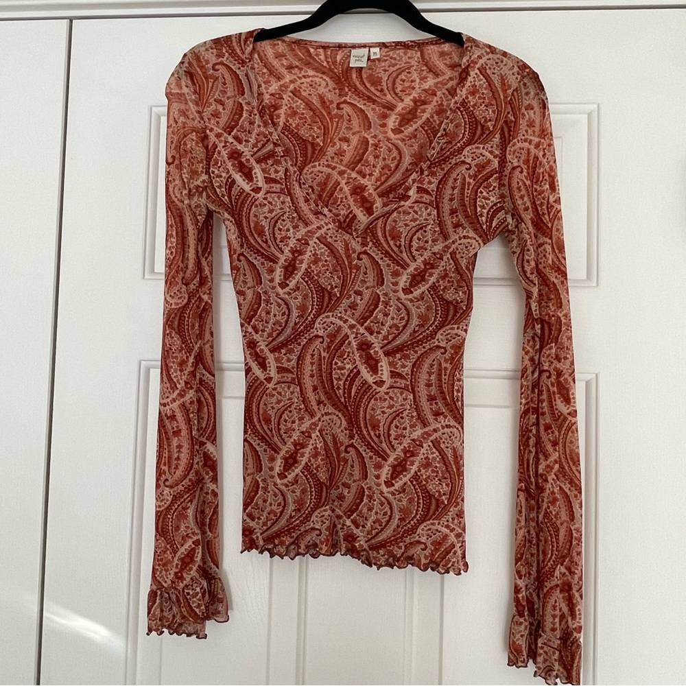 Sweet Pea Paisley Long Bell Sleeve V-Neck Top M (Fits like a Small)